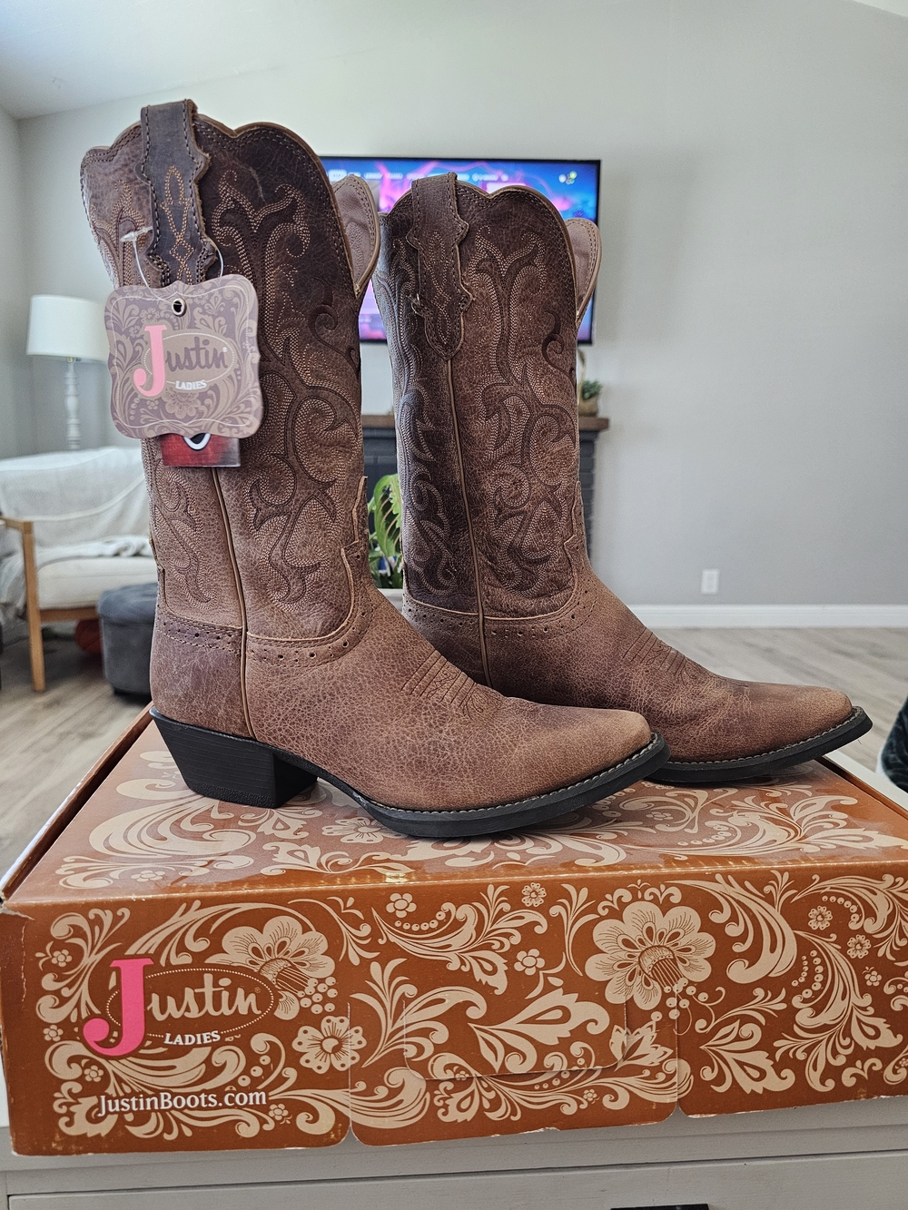 NWT Justin Boots Brown Embroidered Mckayla Leather Western Boots Womens Size 7.5